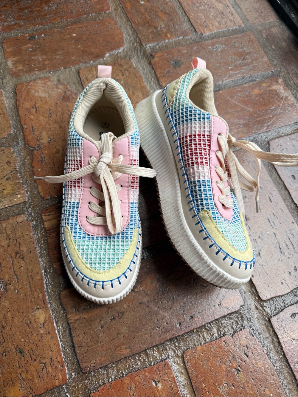La Sheelah Sneaker